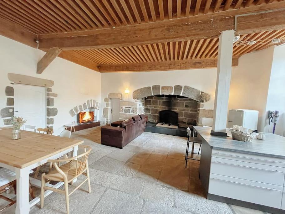 Logis Du Chandelier Le Puy-en-Velay Zewnętrze zdjęcie
